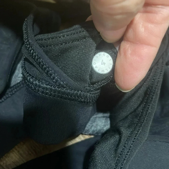 LULULEMON Glide & Stride Tank Heathered Black/Grey Tank + Sport Bra. Size 4. - Picture 2 of 4